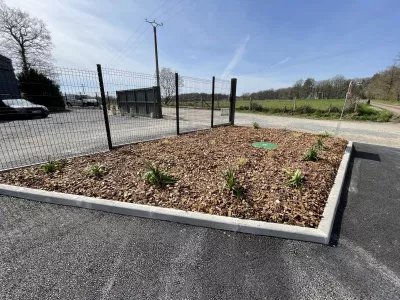 Création de massif avec paillage et bordures béton